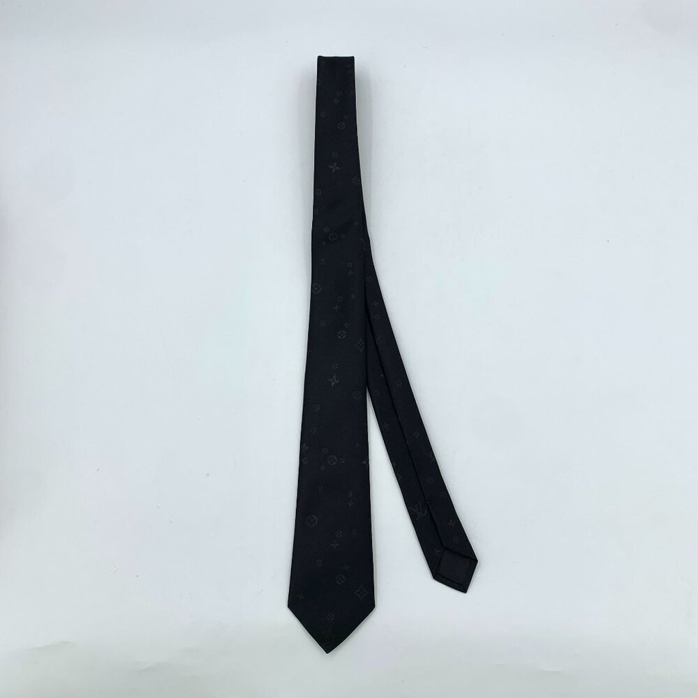 H16141 Louis Vuitton Monogram Classic Silk Tie In Black